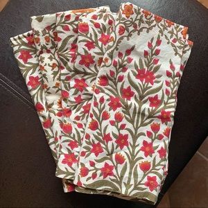 Pottery Barn Dining - Pottery Barn Napkins -Set of 5 Pottery Barn Dining - Pottery Barn Napkins -Set of 5
